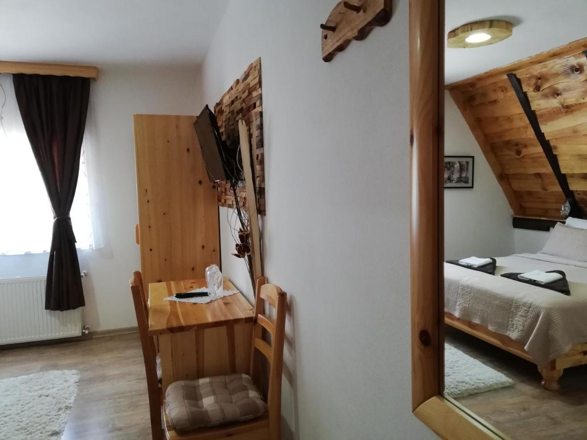 Rustic Lodge Plitvice 1 Plitvicka Jezera Bagian luar foto