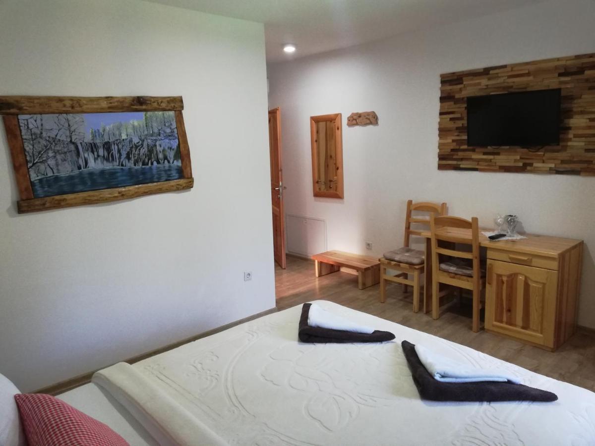 Rustic Lodge Plitvice 1 Plitvicka Jezera Bagian luar foto