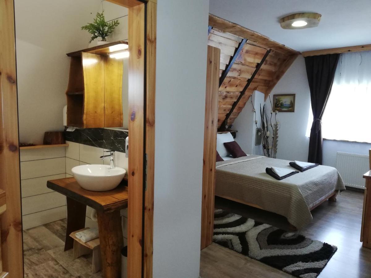 Rustic Lodge Plitvice 1 Plitvicka Jezera Bagian luar foto