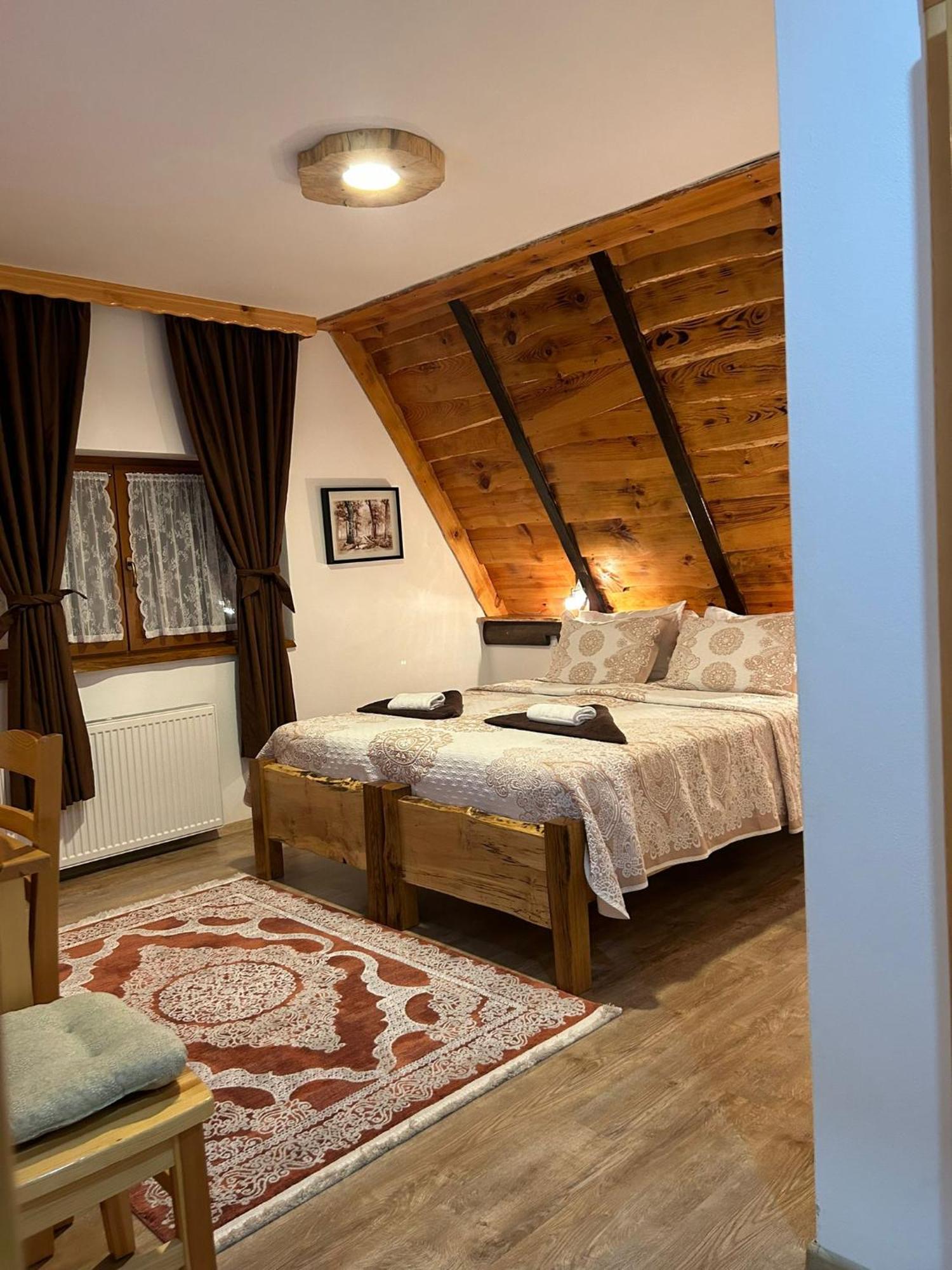 Rustic Lodge Plitvice 1 Plitvicka Jezera Bagian luar foto