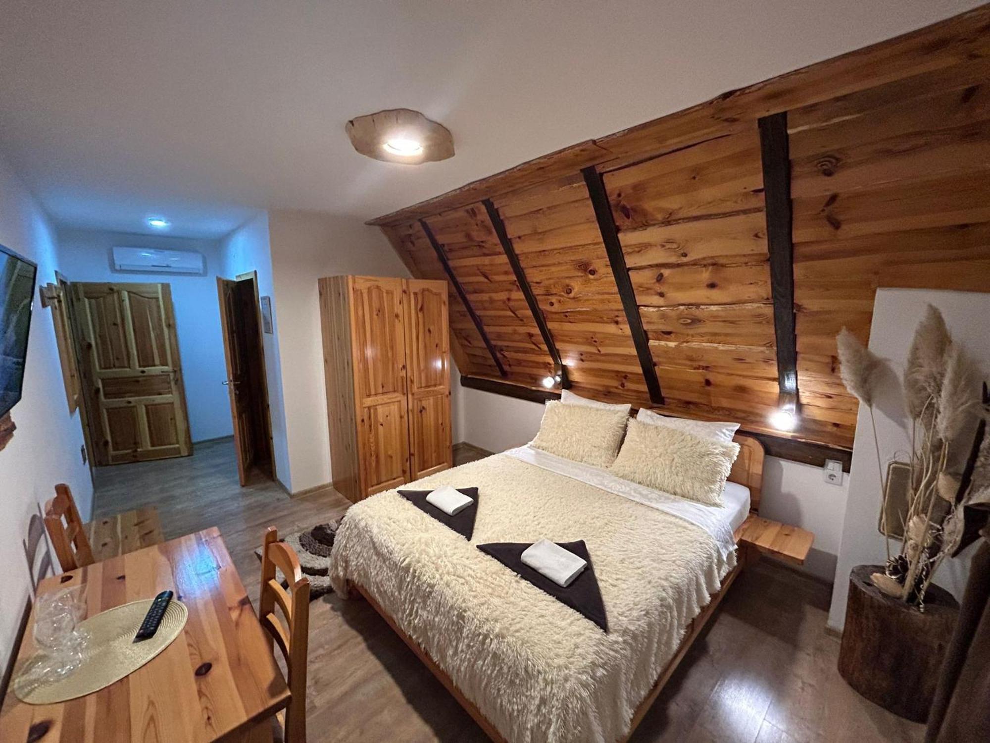 Rustic Lodge Plitvice 1 Plitvicka Jezera Bagian luar foto