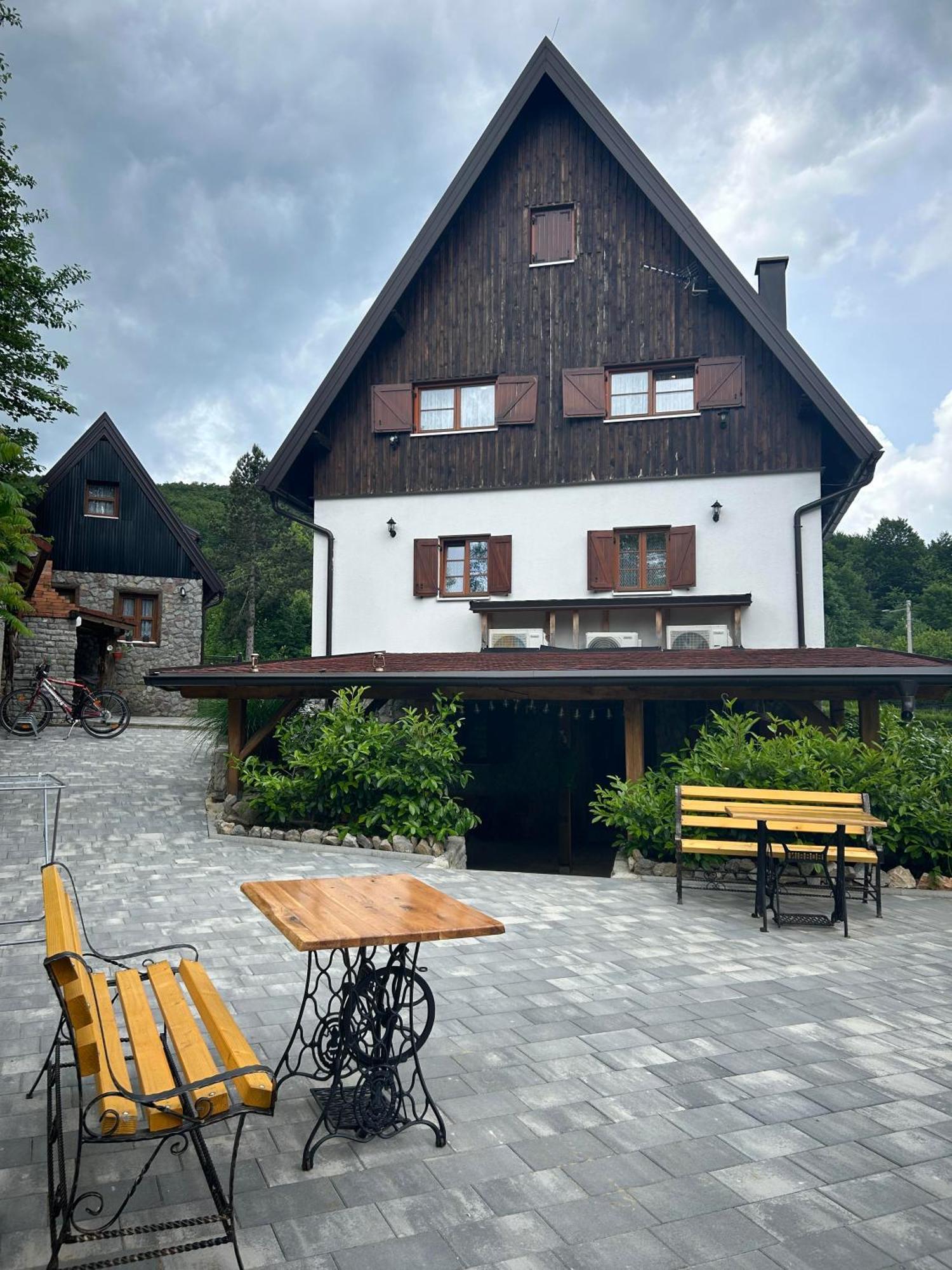 Rustic Lodge Plitvice 1 Plitvicka Jezera Bagian luar foto